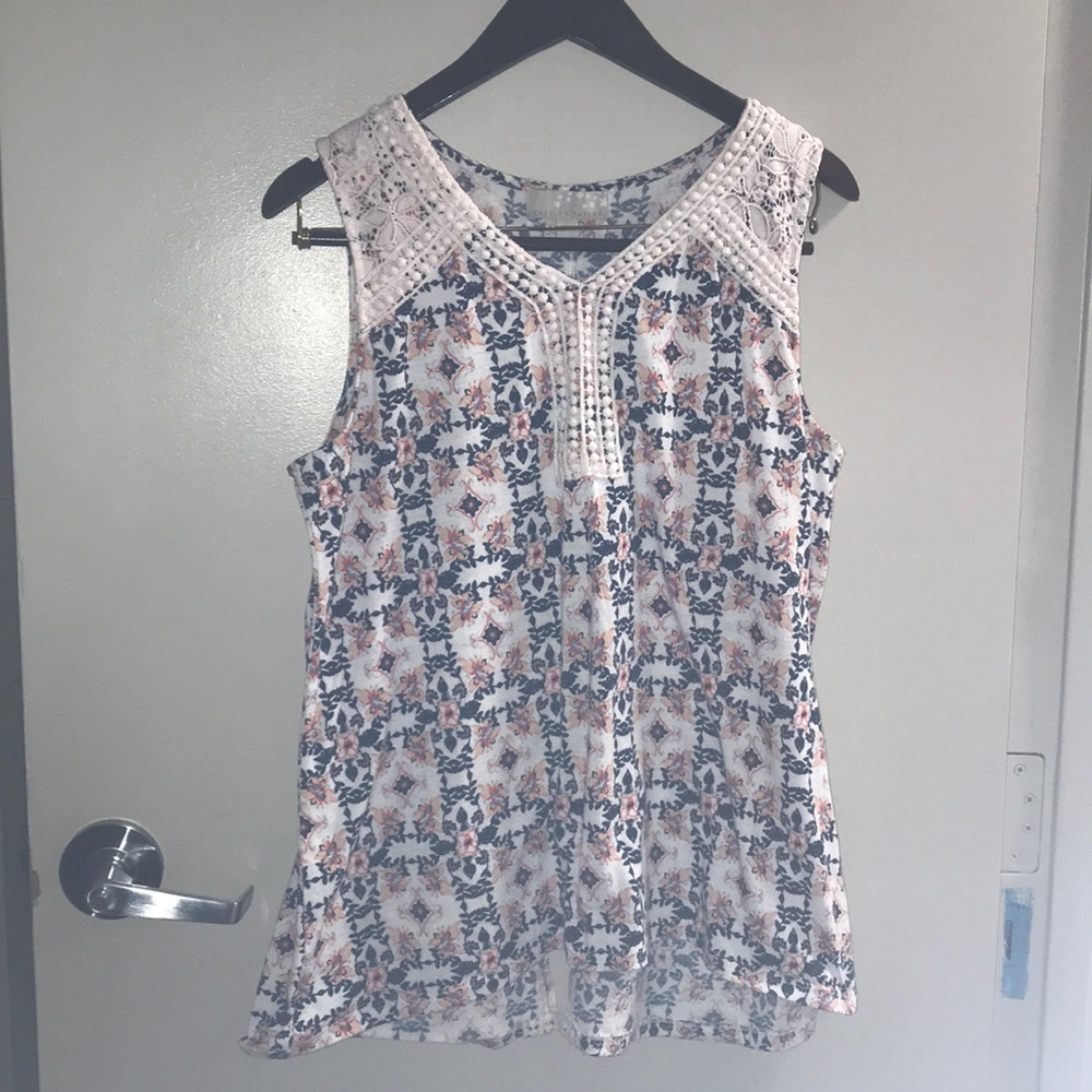 Carolyn Taylor floral tank top with lace L